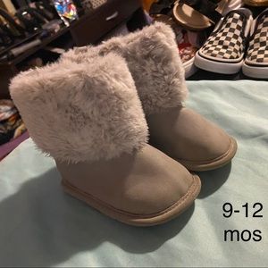 Size 9-12mos baby girl snow boots